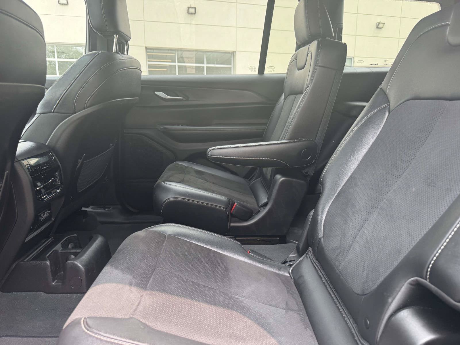 Used 2023 Jeep Grand Cherokee L Laredo AWD/4WD image 14