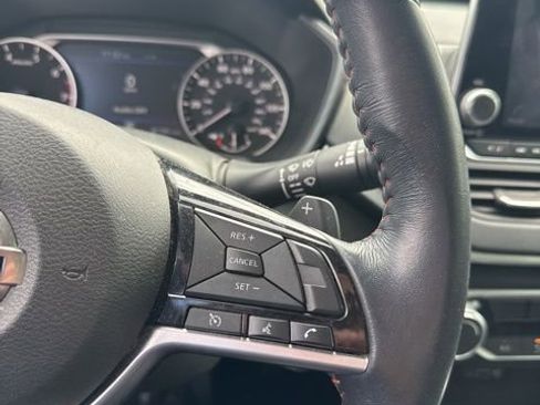 Used 2019 Nissan Altima 2.5 SR FWD image 17