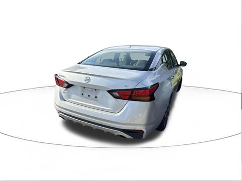 Used 2020 Nissan Altima 2.5 SL FWD image 2