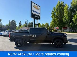 Used 2025 Chevrolet Silverado 2500 High Country w/ High Country Premium Package AWD/4WD video 1