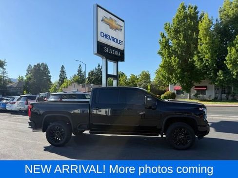 Used 2025 Chevrolet Silverado 2500 High Country w/ High Country Premium Package AWD/4WD image 1