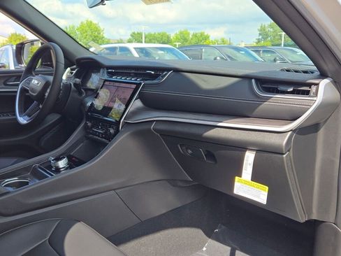 New 2025 Jeep Grand Cherokee L Limited w/ MOPAR Finishing Package image 8