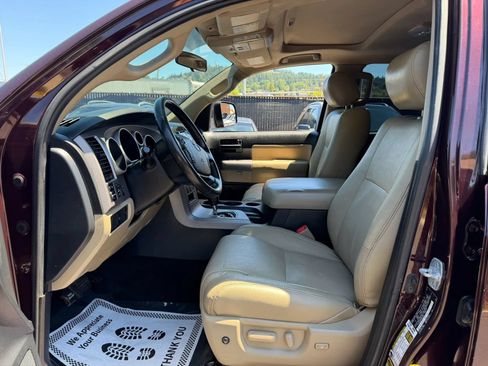 Used 2013 Toyota Sequoia SR5 AWD/4WD image 8