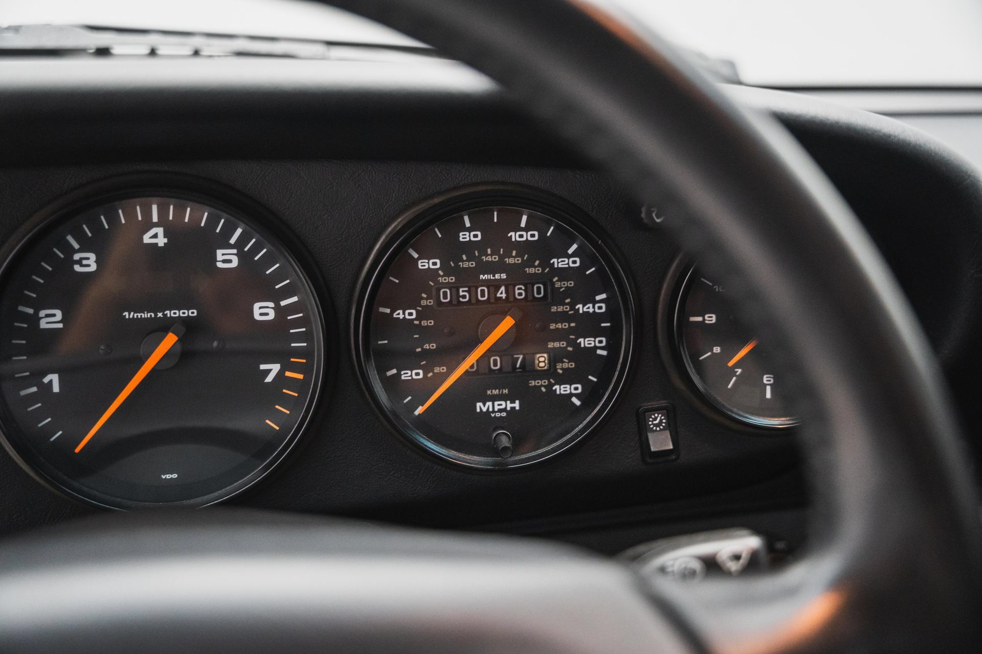 Used 1995 Porsche 911 Carrera RWD image 76