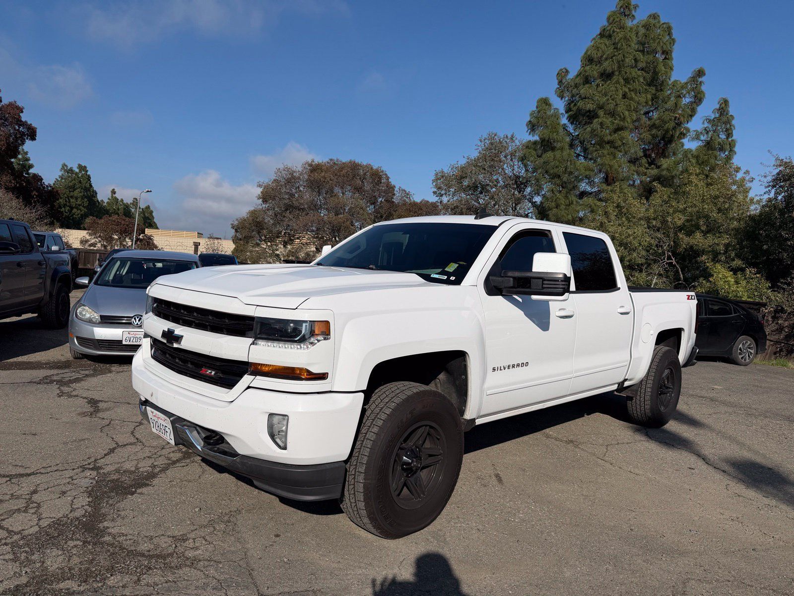 Used 2018 Chevrolet Silverado 1500 LT w/ All Star Edition AWD/4WD image 1