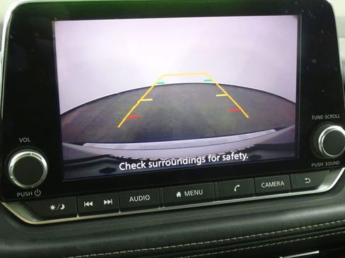 Used 2022 Nissan Rogue SV image 7