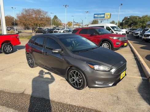 Used 2018 Ford Focus SEL image 3