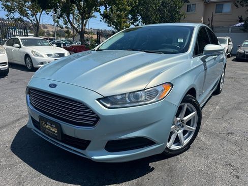 Used 2014 Ford Fusion SE FWD image 1