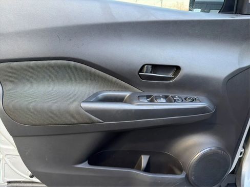 Used 2020 Nissan Kicks S image 19