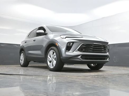 Used 2025 Buick Encore GX Preferred AWD/4WD image 42