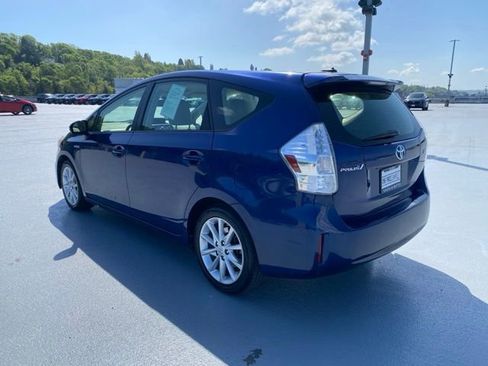 Used 2013 Toyota Prius V Five FWD image 6