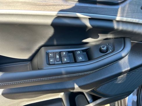 New 2025 Jeep Grand Cherokee L Limited w/ Luxury Tech Group II image 13