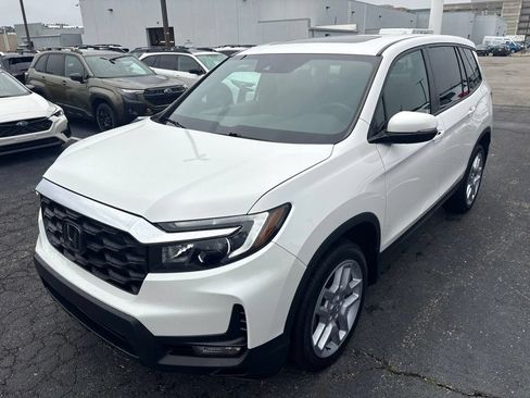 Used 2025 Honda Passport EX-L image 6