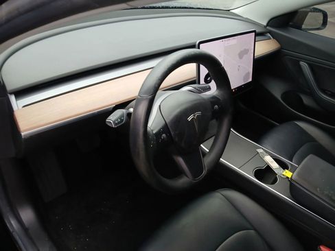 Used 2018 Tesla Model 3 Long Range image 7