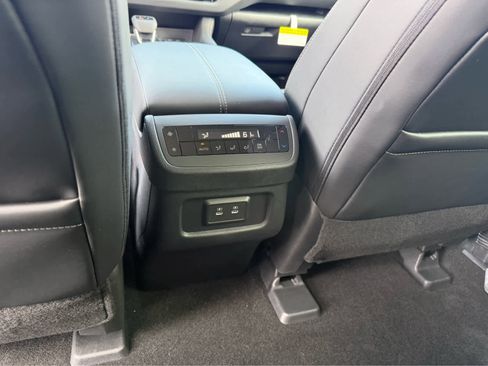 Used 2026 Nissan Pathfinder SL AWD/4WD image 14