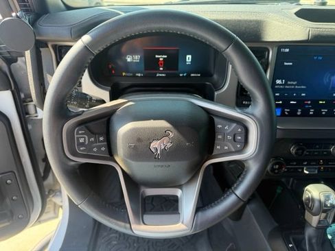 Used 2025 Ford Bronco Outer Banks AWD/4WD image 12
