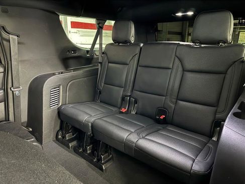 Used 2022 GMC Yukon XL SLE RWD image 12