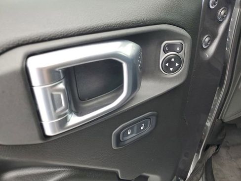 Used 2024 Jeep Gladiator Sport AWD/4WD image 19