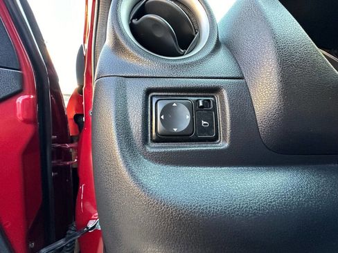 Used 2018 Nissan Versa SV image 17