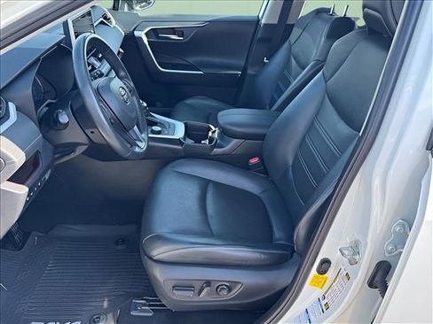Used 2020 Toyota RAV4 Limited AWD/4WD image 5