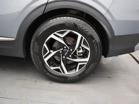 Used 2025 Kia Sportage LX FWD image 35