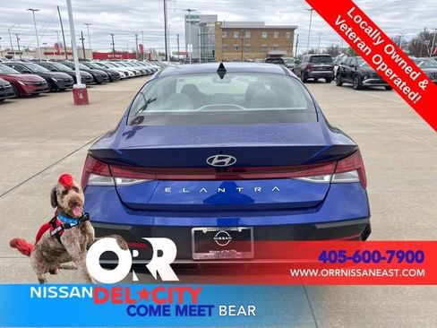 Used 2025 Hyundai Elantra SEL image 4