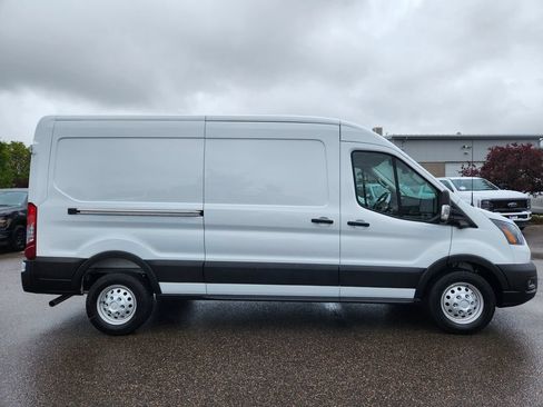 New 2026 Ford Transit 250 148 Medium Roof Extended AWD image 8