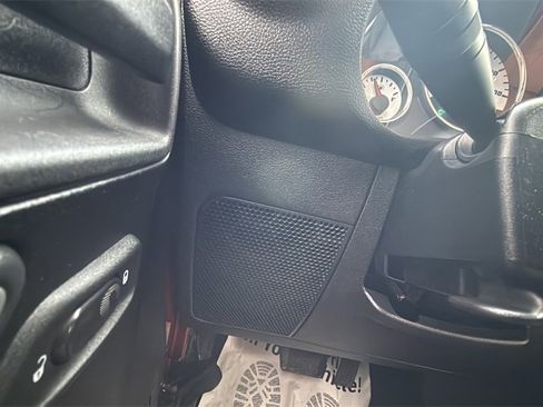 Used 2012 Jeep Wrangler Unlimited Sahara image 28