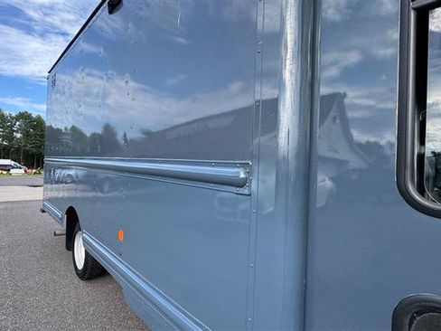 Used 2021 Ford Transit 350 DRW RWD image 26
