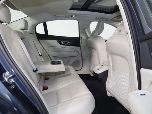 Used 2020 Volvo S60 T6 Momentum w/ Protection Package image 14