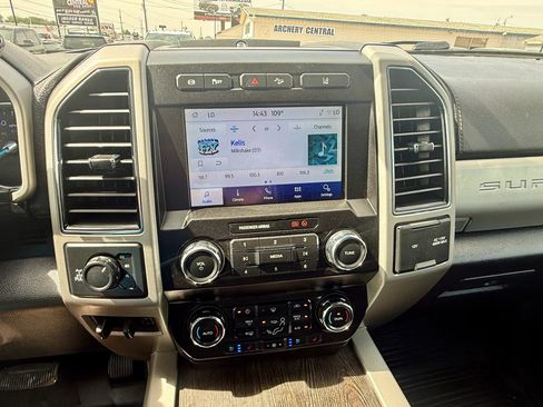 Used 2020 Ford F250 Lariat w/ Lariat Value Package AWD/4WD image 12