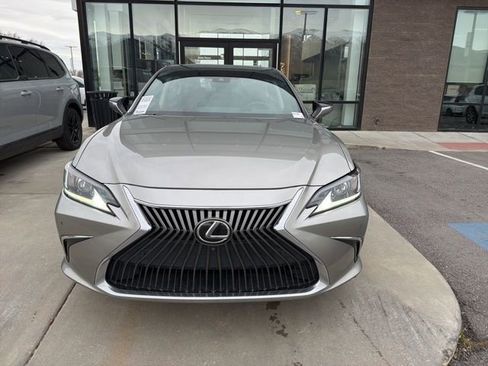 Used 2019 Lexus ES 350 350 w/ Accessory Package image 7
