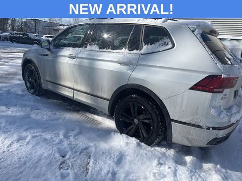 Used 2023 Volkswagen Tiguan SE R-Line image 11