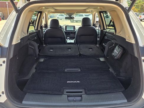 Used 2022 Nissan Rogue SL w/ SL Premium Package image 19