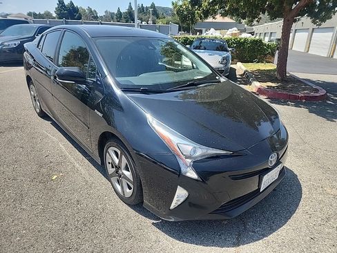 Used 2016 Toyota Prius Three Touring w/ Preferred Accessory Package FWD image 7