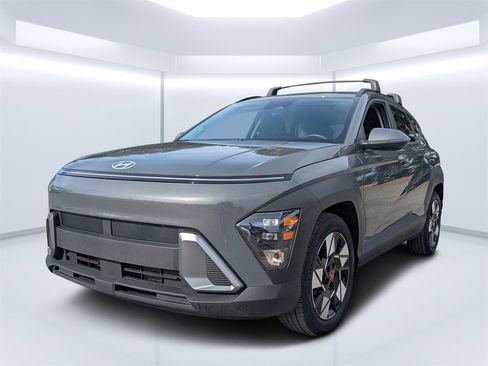 Used 2025 Hyundai Kona SEL image 7