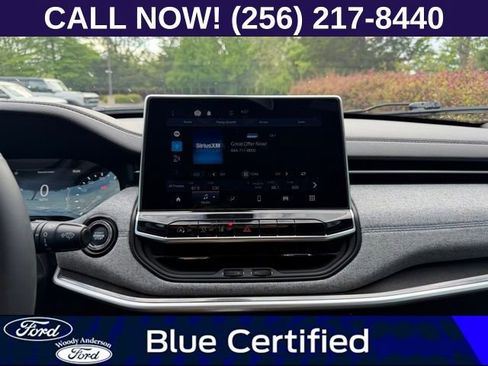 Used 2024 Jeep Compass Latitude image 10