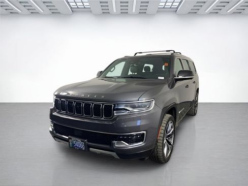Used 2023 Jeep Wagoneer L Series III w/ Premium Group I AWD/4WD image 5