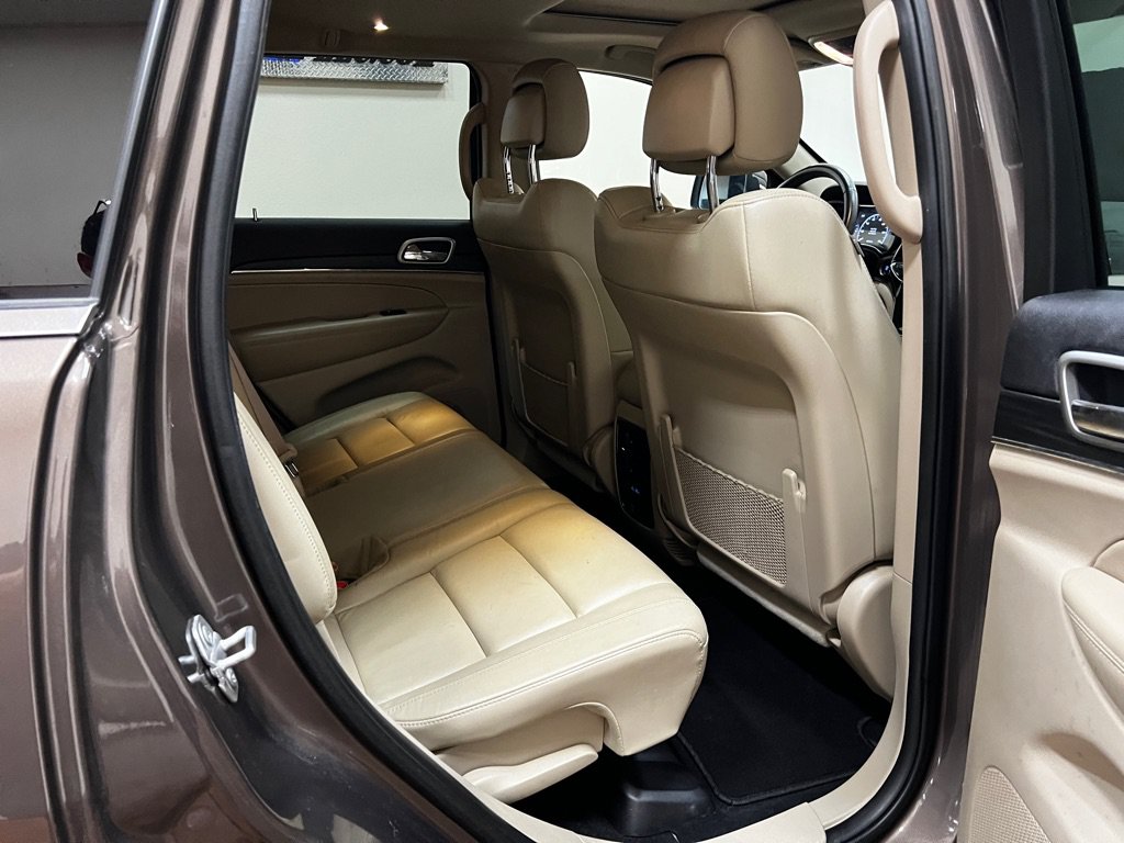 Used 2019 Jeep Grand Cherokee Limited AWD/4WD image 22