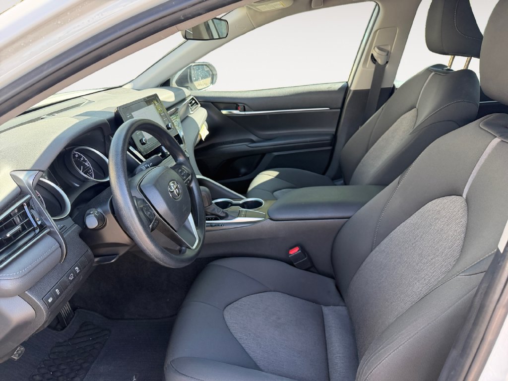 Used 2022 Toyota Camry LE w/ Carpet Mat Package (TMS) FWD image 9