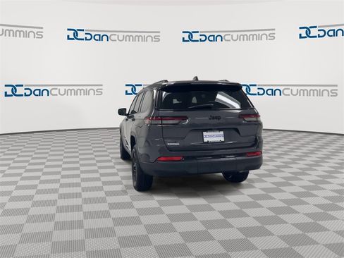 New 2025 Jeep Grand Cherokee L Altitude image 7
