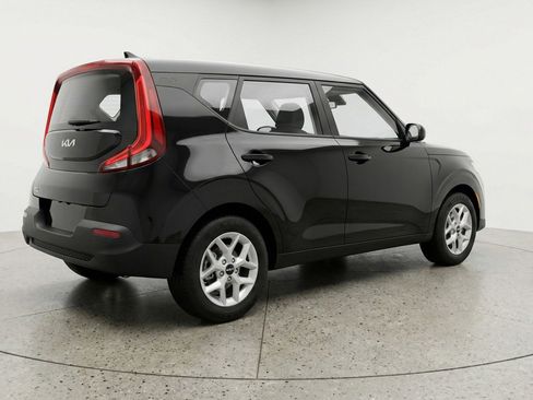 Used 2025 Kia Soul LX w/ LX Technology Package FWD image 9