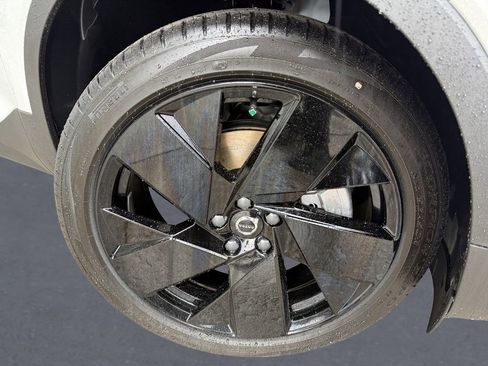 New 2026 Volvo EX40 Ultra image 8