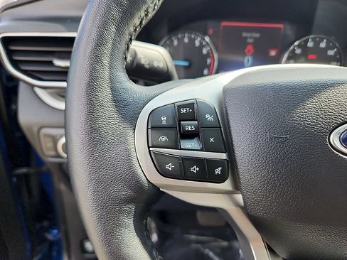 Used 2022 Ford Explorer XLT w/ Equipment Group 202A AWD/4WD image 23