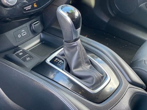 Certified 2019 Nissan Rogue SL w/ Premium Package image 23