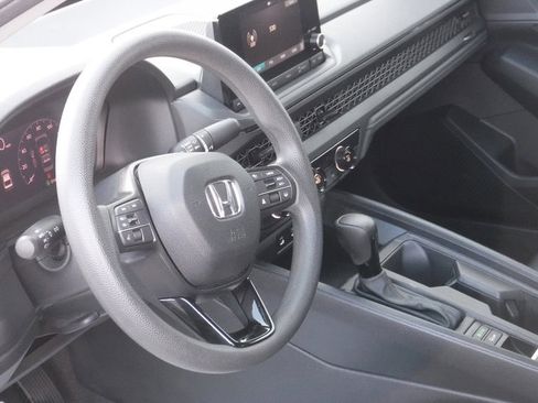 Used 2023 Honda Accord LX image 11
