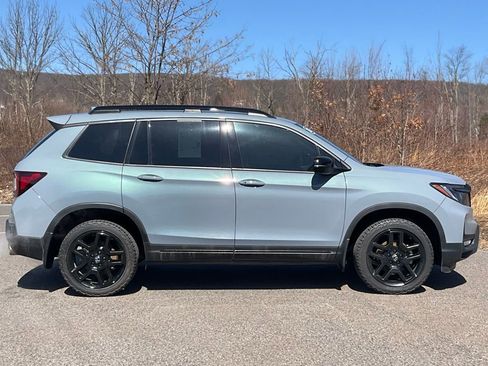 Used 2024 Honda Passport Black Edition image 25