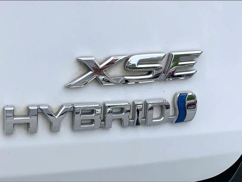 Used 2022 Toyota Sienna XSE w/ XSE Plus Package FWD image 10