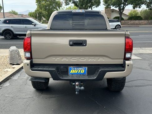 Used 2018 Toyota Tacoma TRD Off-Road w/ Technology Package RWD image 4