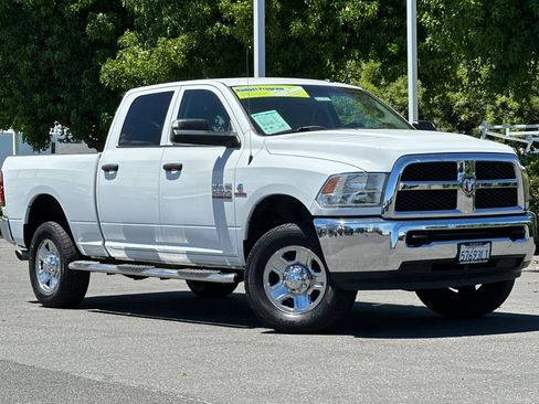 Used 2014 RAM 2500 Tradesman w/ Chrome Appearance Group AWD/4WD image 2